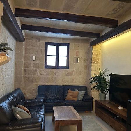 Traditional House Of Character With Terrace - Central, Cozy & Calm Apartment Birkirkara ภายนอก รูปภาพ