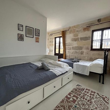 Traditional House Of Character With Terrace - Central, Cozy & Calm Apartment Birkirkara ภายนอก รูปภาพ